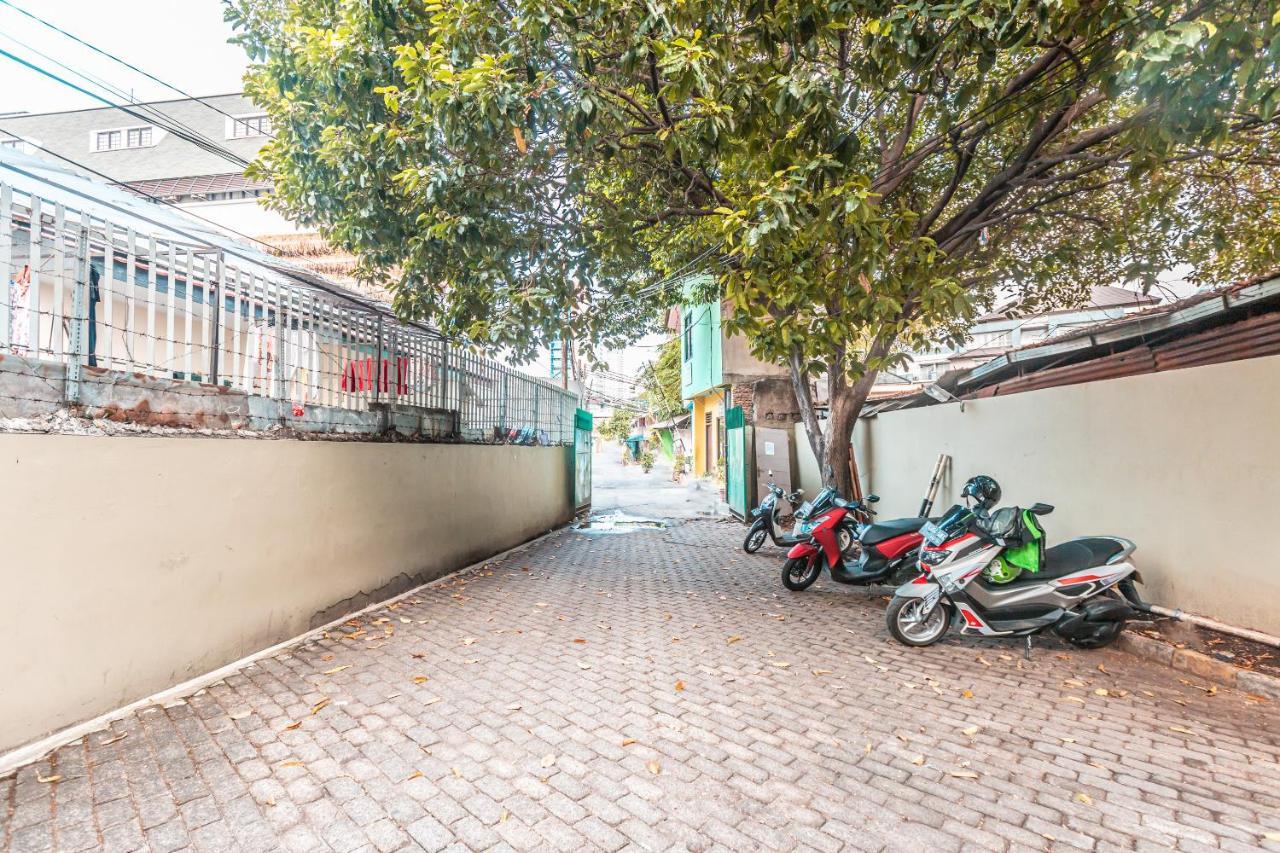 Oyo 1990 Kost Kuningan Executive Boading House Setiabudi Jacarta Exterior foto