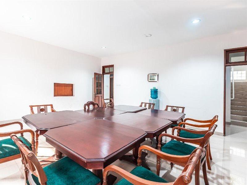 Oyo 1990 Kost Kuningan Executive Boading House Setiabudi Jacarta Exterior foto