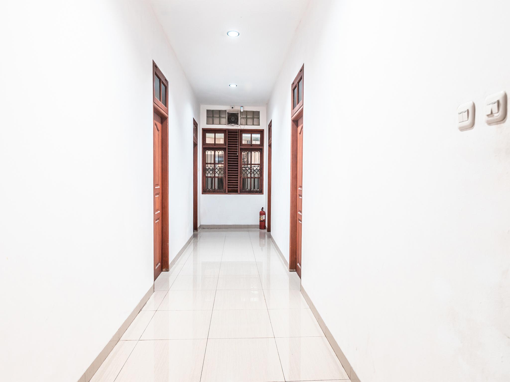 Oyo 1990 Kost Kuningan Executive Boading House Setiabudi Jacarta Exterior foto